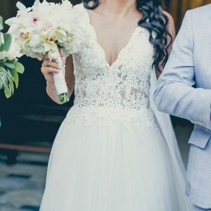 Pronovias, Dalgo Modern + Beautiful Cathedral Veil